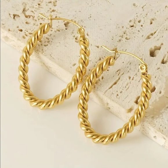 14K Gold Womens Twisted Oval Hoop Earrings Ladies 14 Karat Twist
